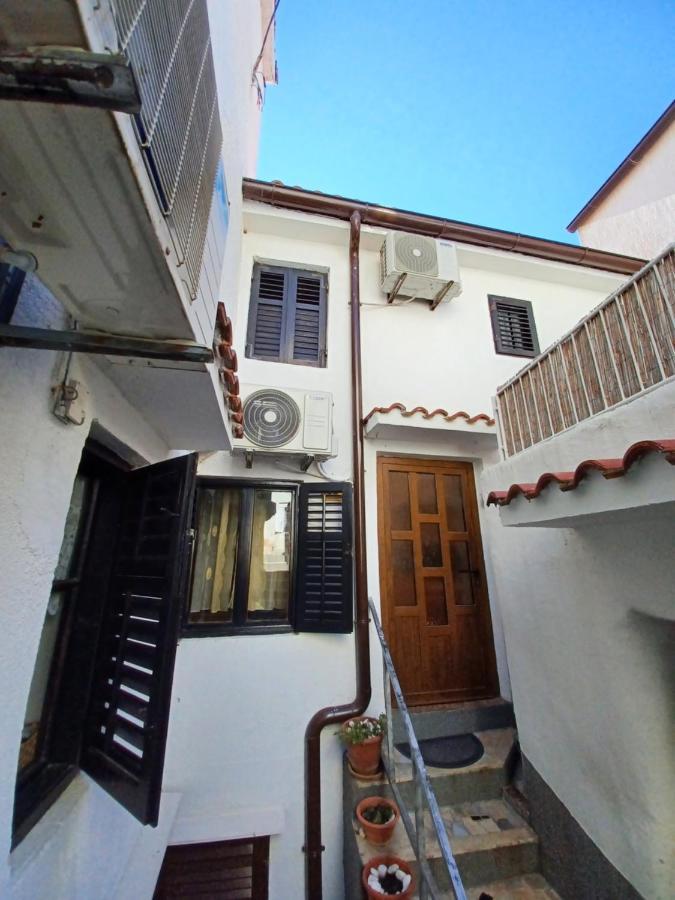Apartment Mondo Baska  Exterior photo
